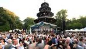 Tradition im Englischen Garten: Tausende Tänzer - Was den Kocherlball besonders macht