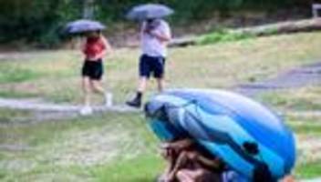 Wettervorhersage: Zunächst Schauer und Gewitter - am Dienstag Sonnenschein