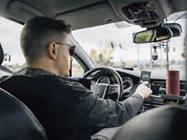bei ablenkung piept's: in neuwagen sind nun kameras pflicht - was das bedeutet