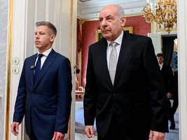 Nach Machtwechsel: Ungarns Staatspräsident stimmt seiner Absetzung zu