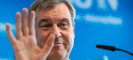 Söder in Bernau von Tomate getroffen – Ministerpräsident bleibt cool