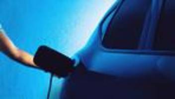 Elektromobilität: Preise von E-Autos binnen fünf Jahren um 18 Prozent gesunken