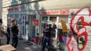Scheiben in Potsdam beschossen: Schüsse auf Spätis - Zusammenhänge mit Gewalt in Berlin