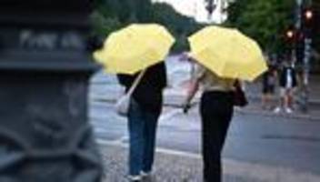 Wetter: Regen, Gewitter und Sonne: Wetter im Wechsel