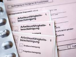 langzeitausfälle bleiben problem: dak meldet weniger krankmeldungen bei der arbeit