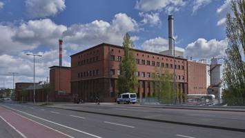 Putlitzbrücke in Berlin-Moabit bis August dicht – Riesiger Kran im Einsatz