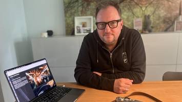 müllsammler mit profikamera: auch ein stringtanga schaffte es auf ein foto