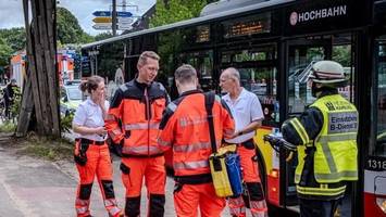 Unbekannter versprüht Reizgas in Linienbus und flieht – Fahrgast im Krankenhaus