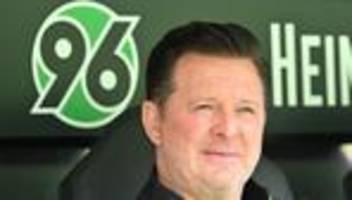 Diskussion um Transfers: «Kein Playstation-Spiel»: Boldt kontert Hannover-Trainer