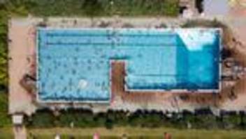 Freibad-Eintritt: Anonymer Gönner spendiert Kindern in Freibad-Eintritt