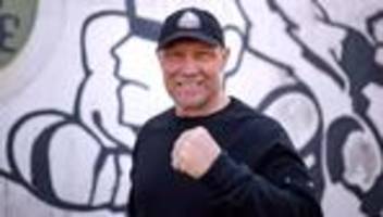 Leute: Boxer Axel Schulz schenkt Museum seine Lieblingsbadehose