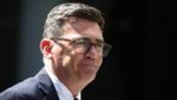 Großbritannien: Andy Burnham startet mit Überraschungen im Kabinett