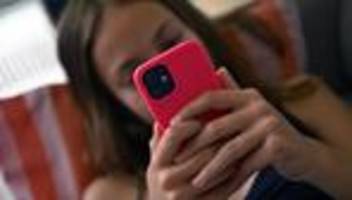 Soziale Medien: Frankreich beschließt Social-Media-Verbot für unter 15-Jährige