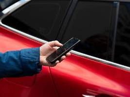 Namen, Nummern, Orte: Im Mietwagen hinterlassen Sie oft Daten – so löschen Sie sie