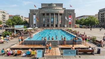 Schwimmbad vor der Volksbühne: Tickets fürs Gratis-Planschen – So funktioniert‘s