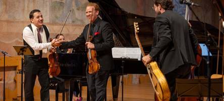 Augsburger Sandro Roy zu Gast beim int. Menuhin Festival Gstaad mit Star-Geiger Daniel Hope