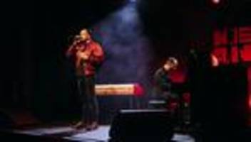 Danger Dan und Igor Levit: Es wird gesungen von finsteren Zeiten