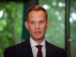 CDU-Mann wird hart angegangen: Das ist wie Stalking: Streeck packt über die Tabaklobby aus