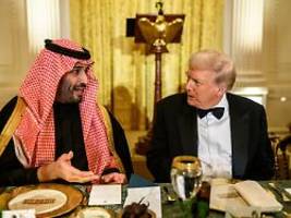 Ohne wichtige Schutzklauseln: Bericht: Trump genehmigt Atom-Deal mit Saudi-Arabien