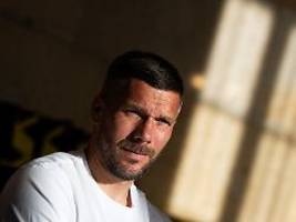 Spieler werden glattgebügelt: Podolski macht DFB-Stars schwere Vorwürfe