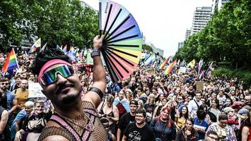 CSD in Berlin live: Diese Straßen in Tiergarten sind bereits gesperrt