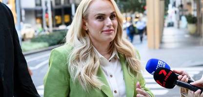 Rebel Wilson gewinnt vor Gericht – vom Vorwurf der Verleumdung einer Kollegin freigesprochen