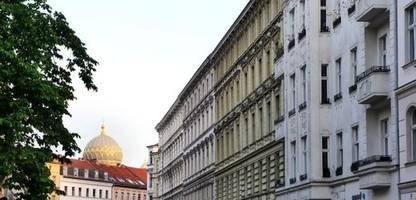 berlin: sie bieten eine wohnung in der hauptstadt mit zu hoher miete an? das land will ihnen schreiben