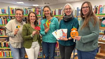 Besonderer Neustart: Stadtbücherei lädt ein zum Silent Book Club