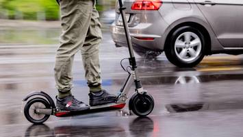 Verfolgungsjagd in Geesthacht: E-Scooterfahrer stürzt auf der Flucht vor Polizei