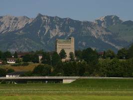 gigantisches bauprojekt: wie die bundeswehr eine belastete nazi-burg umbaut