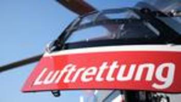 Unfälle: Überholvorgang endet für Autofahrer lebensgefährlich