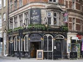 Herz unserer Gemeinschaften: Burnham senkt Gewerbesteuer für Pubs in England um 20 Prozent