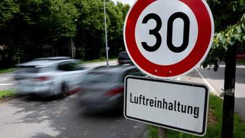 Klage erfolgreich: Tempo 30 auf der Albrechtstraße in Steglitz bleibt