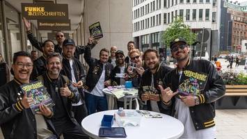 Goldkehlchen feiern ihr eigenes Stickeralbum – und tauschen um die Wette!