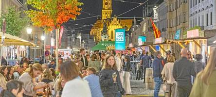 Ende Juli wird die Augsburger Maxstraße wieder zur Weinstraße