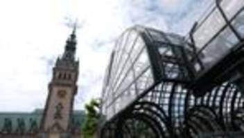 Elbvertiefung: Der tägliche Newsletter aus Hamburg: Auf dem Rathausmarkt gibt es jetzt Weinbergschnecken (mit Chili-Öl)