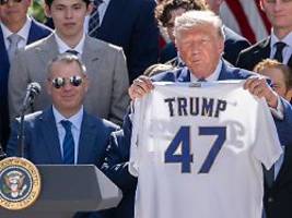 Nach tödlichen ICE-Razzien: Fans wütend über Meister-Besuch bei Trump