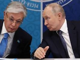 Einfrieren des Konflikts: Kasachischer Präsident fordert von Putin Stopp der Kämpfe