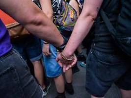 Kampf gegen Hasskriminalität: Berliner CSD: Druck auf queere Menschen steigt weltweit