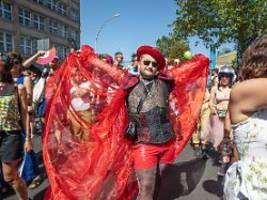 Verletzte bei Party gemeldet: CSD in Berlin wegen schwieriger Situation vorzeitig beendet