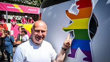 kai wegner beim csd: gerade in dieser zeit haltung wichtig