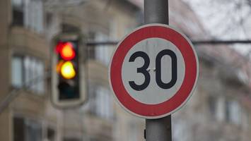 wieder tempo 30 auf der albrechtstraße: „wissentlich falsche zahlen verbreitet“