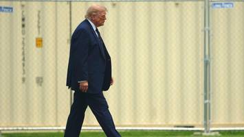 Warnschilder gegen die Wahrheit: Trump greift Amerikas Geschichte frontal an
