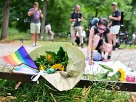 Regenbogen hat einen Riss: Große Trauer nach Anschlag auf CSD in Berlin