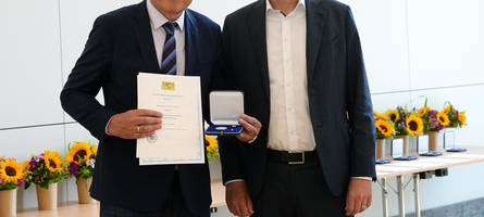 „nicht der typische geehrte“: sozialpädagoge aus augsburg erhält bayerische justizmedaille