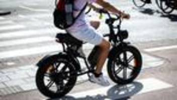 Fatbikes: Mit 90 km/h auf dem E-Bike zur Schule