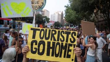 Polizeigewalt bei Mallorca-Protest: Urlauber von Gummigeschossen getroffen