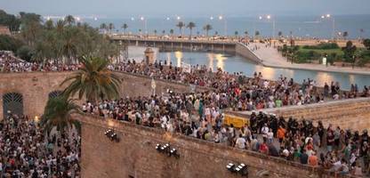 Mallorca: Rund 25.000 Menschen demonstrieren gegen Massen-Tourismus auf der Mittelmeer-Insel
