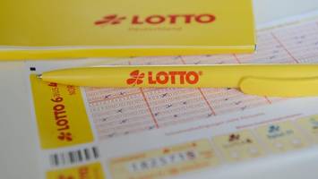 hoffnung auf den großen gewinn: so viel geben hamburger für lotto aus