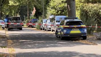 kinder mit schusswaffe bedroht? polizei mit großaufgebot in niendorf im einsatz